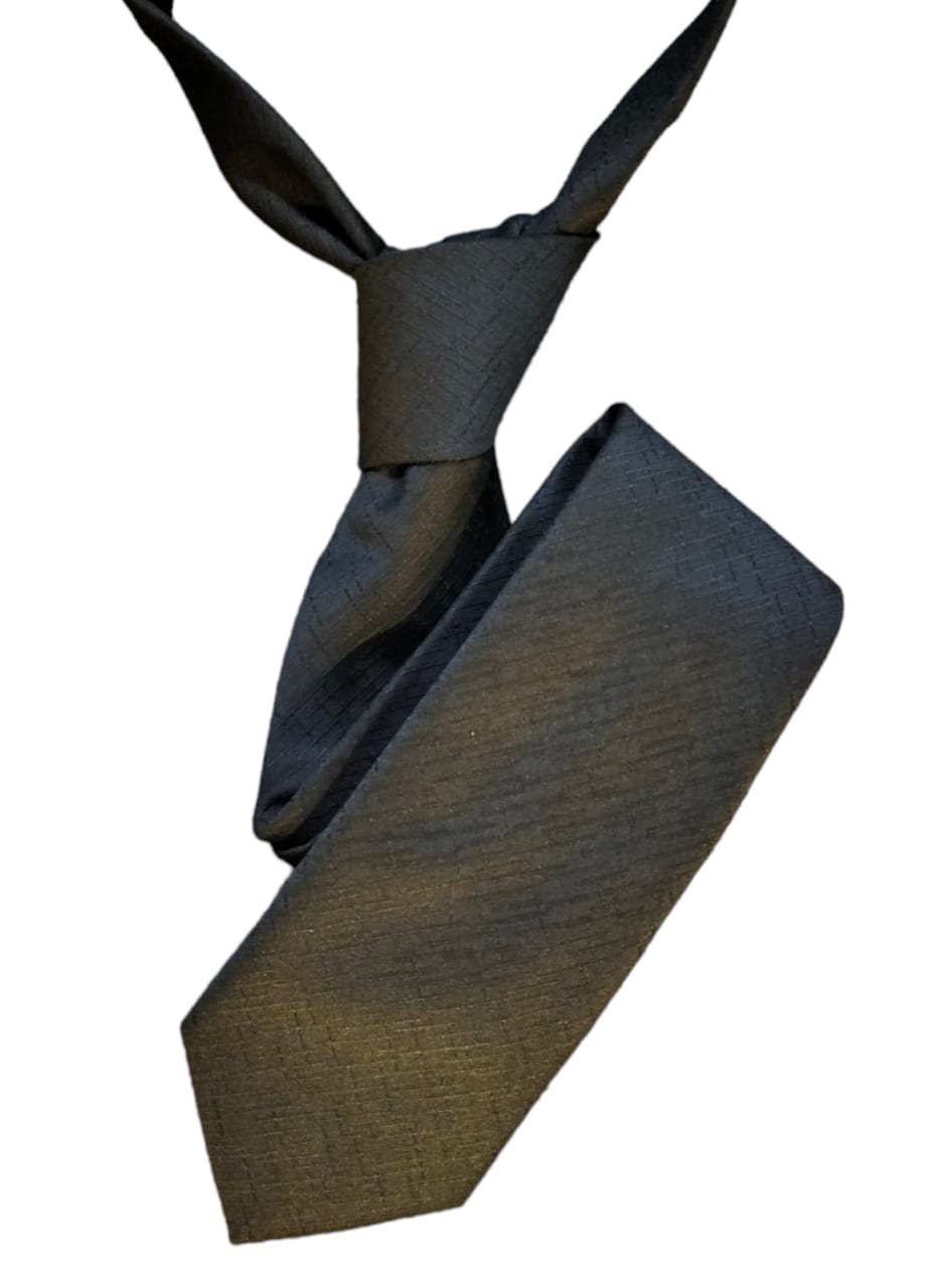 CRAVATE AVEC POCHETTE NOIRE RAYURES TRES FINES TON SUR TON