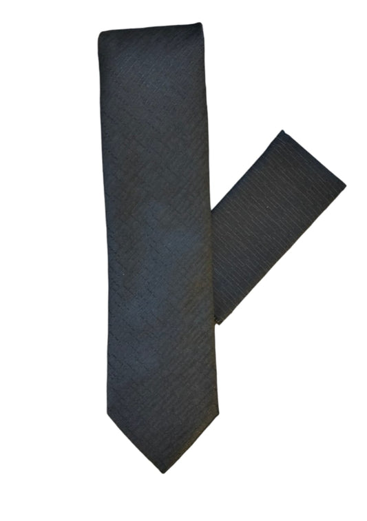 CRAVATE AVEC POCHETTE NOIRE RAYURES TRES FINES TON SUR TON