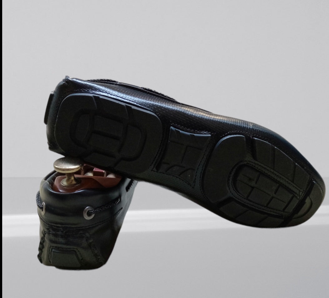 MOCASSIN EN CUIR NOIR LUCCI VERROSI 6001-811